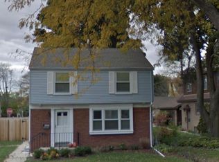 5221 N Diversey Blvd, Whitefish Bay, WI 53217