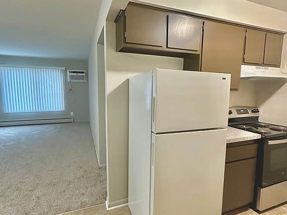 2nd image of 33204 Harper Ave #204