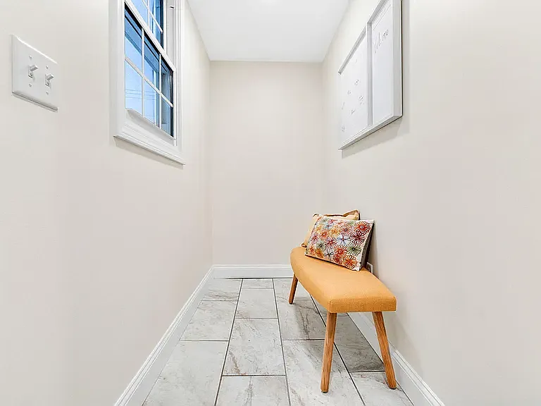 Lotts Dr — Photo 2