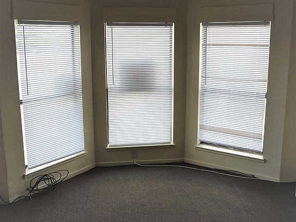 3rd image of 1651 McKinnon Ave #3