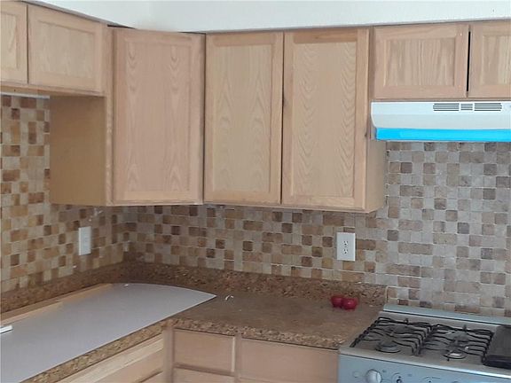 2nd image of 10609 Murphy St