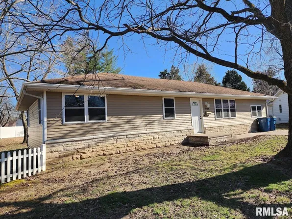 104 Peach Dr, Anna, IL 62906