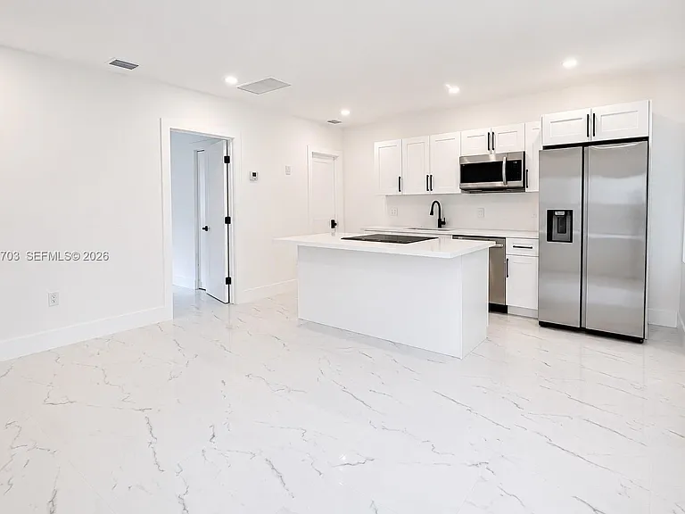 3312 SW 1st Ave #3312 — Photo 4