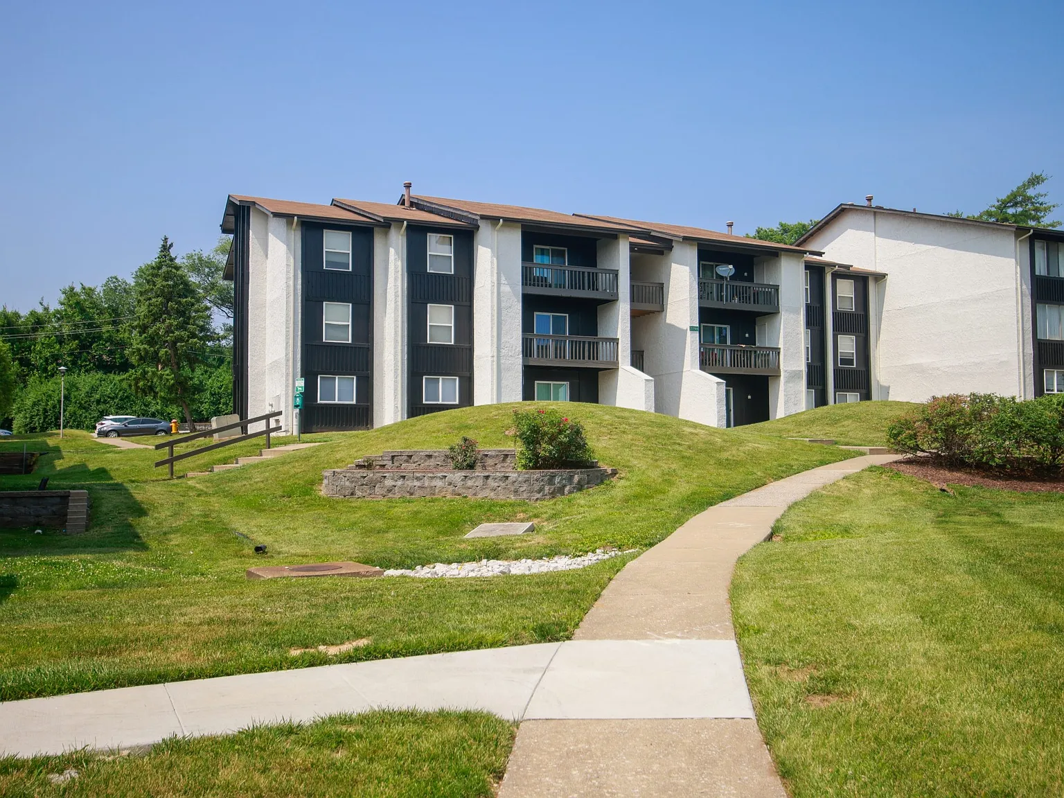 Brighton Apartments — Photo 2