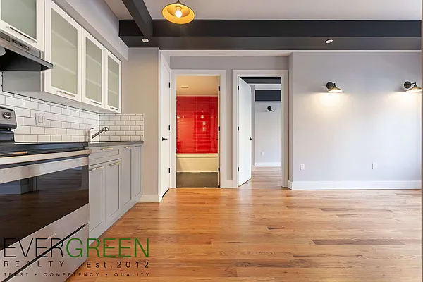Rented by Evergreen Apartments BK | media 4