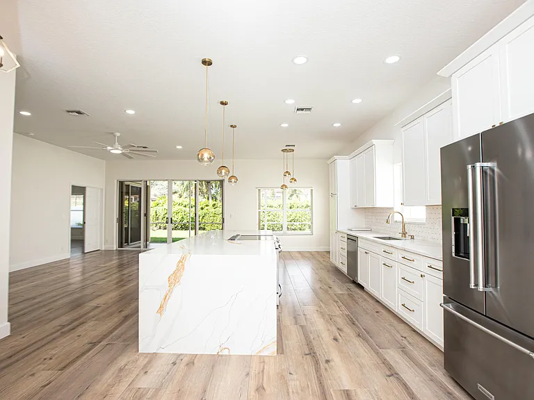 10881 La Salinas Cir — Photo 7
