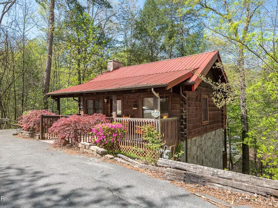 1st image of 713 Harrier Court Way
