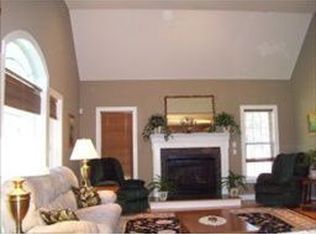 7 Castle Ridge Rd, Salem, NH 03079