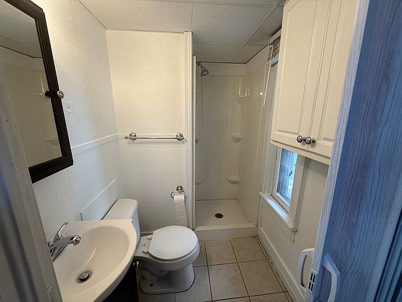 4th image of 242 Saratoga St #6