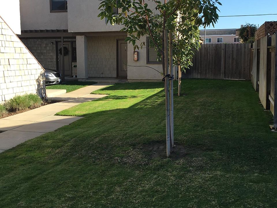 Right-side view from Street, 4-unit complex in total.