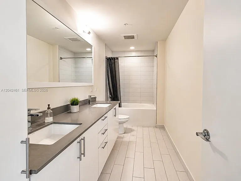 999 SW 1st Ave #2211 — Photo 7