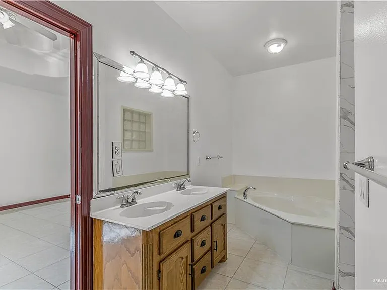 1108 N Boston College Dr — Photo 10