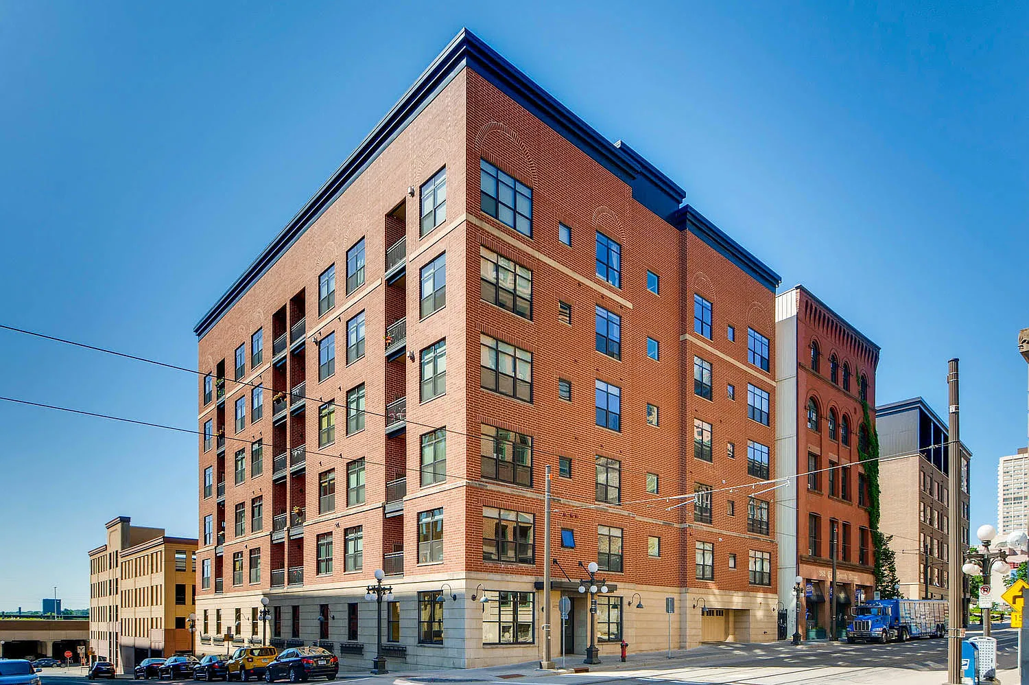 1 bed, 924 sqft, $1,700 — Photo 1