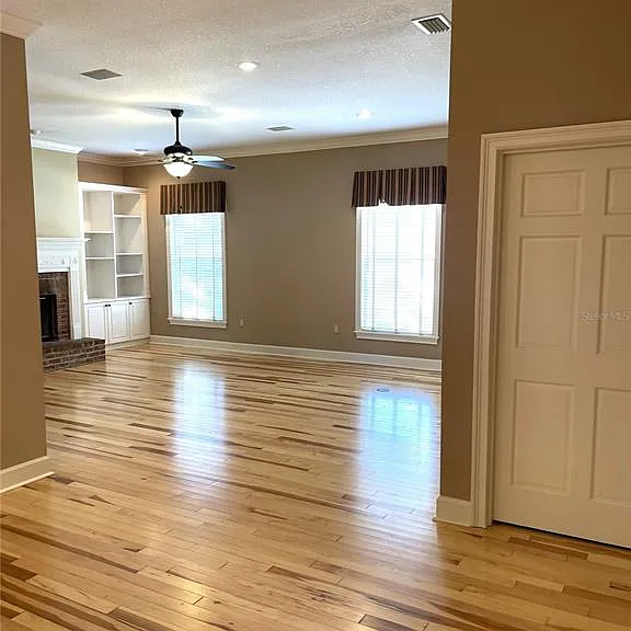 6604 Crescent Lake Dr — Photo 29