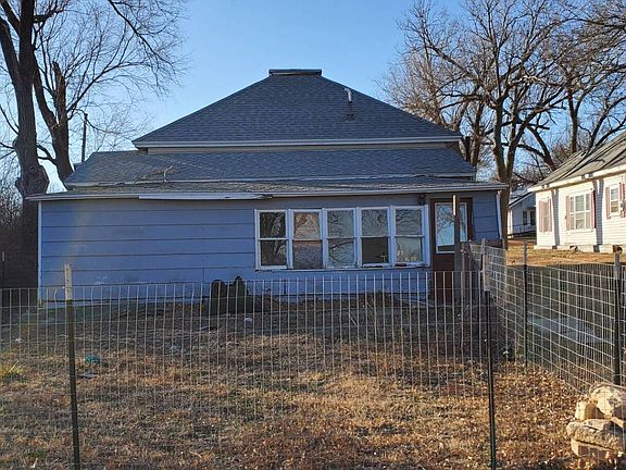 5th image of 609 Brooklyn Ave