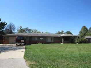 910 W Wildwood Dr, Prospect Heights, IL 60070