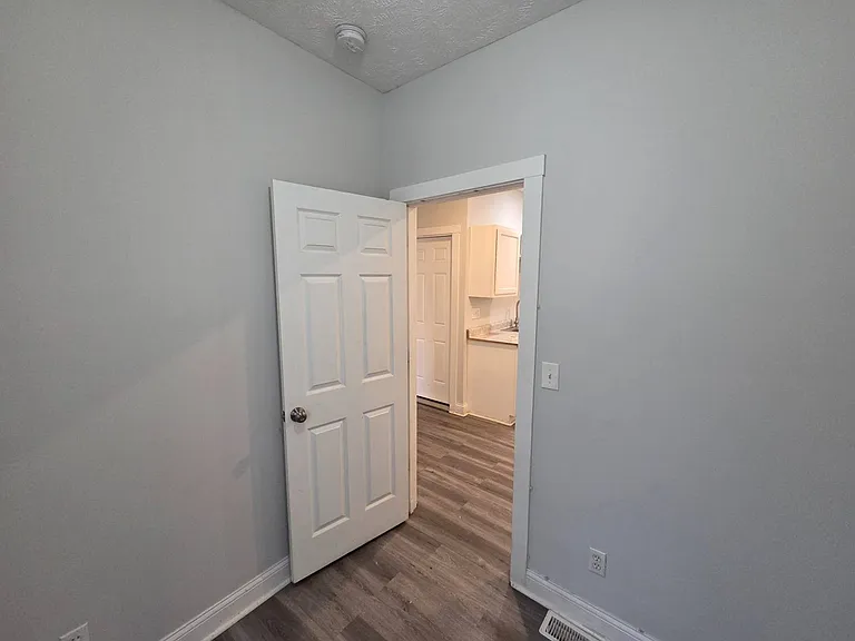 3715 W 39th St — Photo 16
