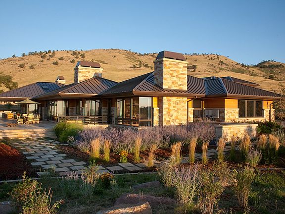 5th image of 335 Lee Hill Dr