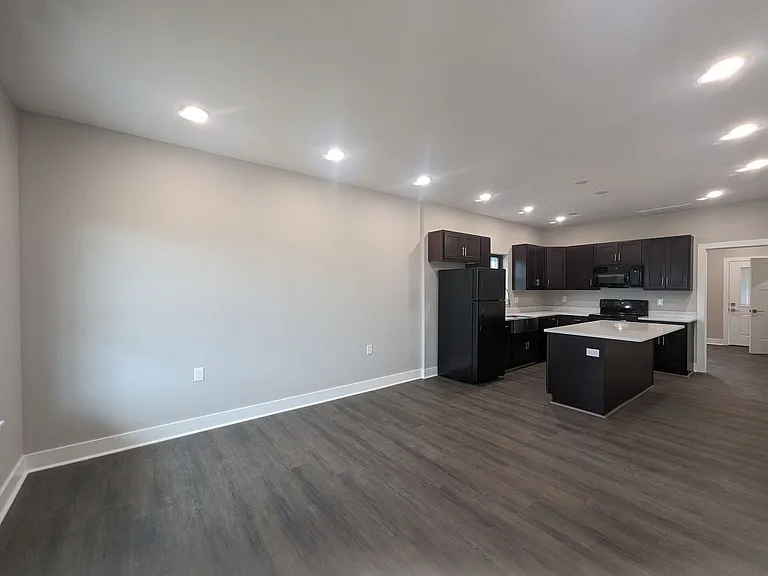 23 Estes Way — Photo 2