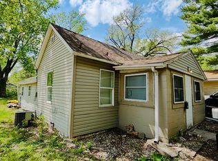 106 Charlotte St, Pekin, IL 61554
