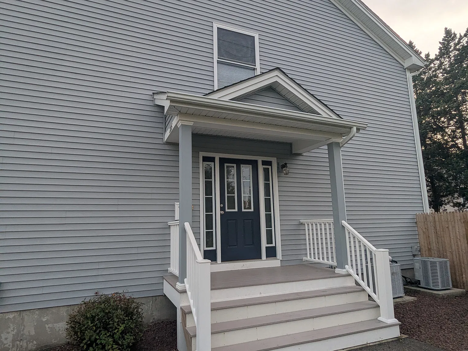 2 bed, 1.5 bath, 980 sqft, $2,200 — Photo 2