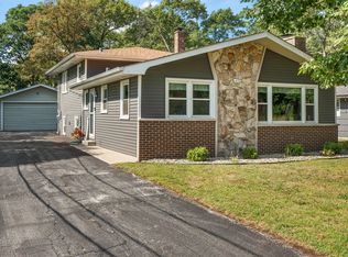 18120 Paxton Ave, Lansing, IL 60438