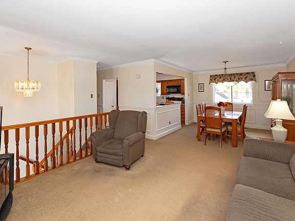 4th image of 142 Hampshire Dr
