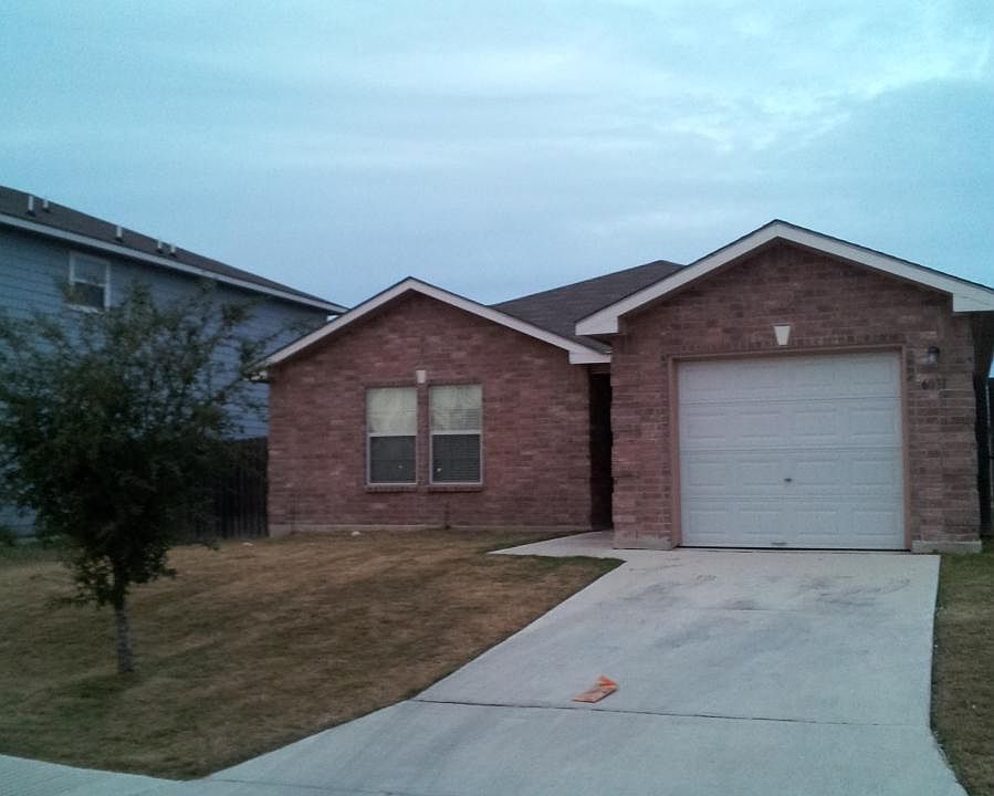 2nd image of 6031 Lake Victoria St