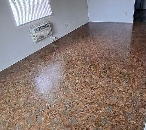2nd image of 2722 Wentworth Ave APT D