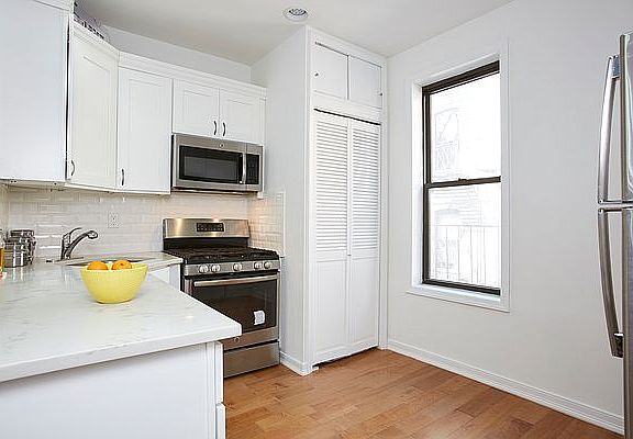 2nd image of 567 6th St APT 11