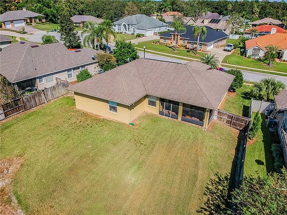 3rd image of 107 Belchase Ct
