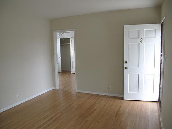 2nd image of 1437 Yale St