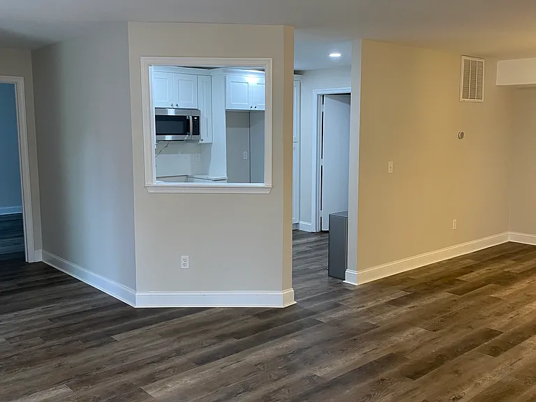 374 Hampton Pl — Photo 5
