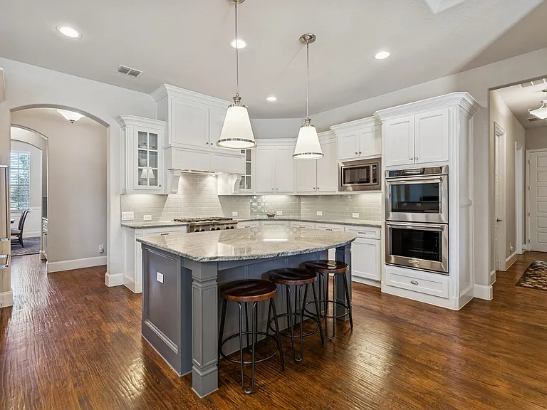 701 Cherrywood Dr — Photo 14