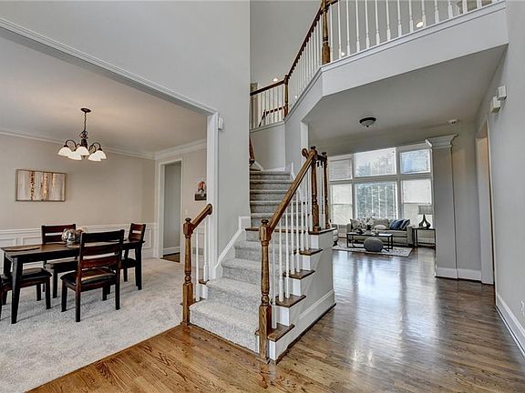 5th image of 1400 Cresthaven Ln