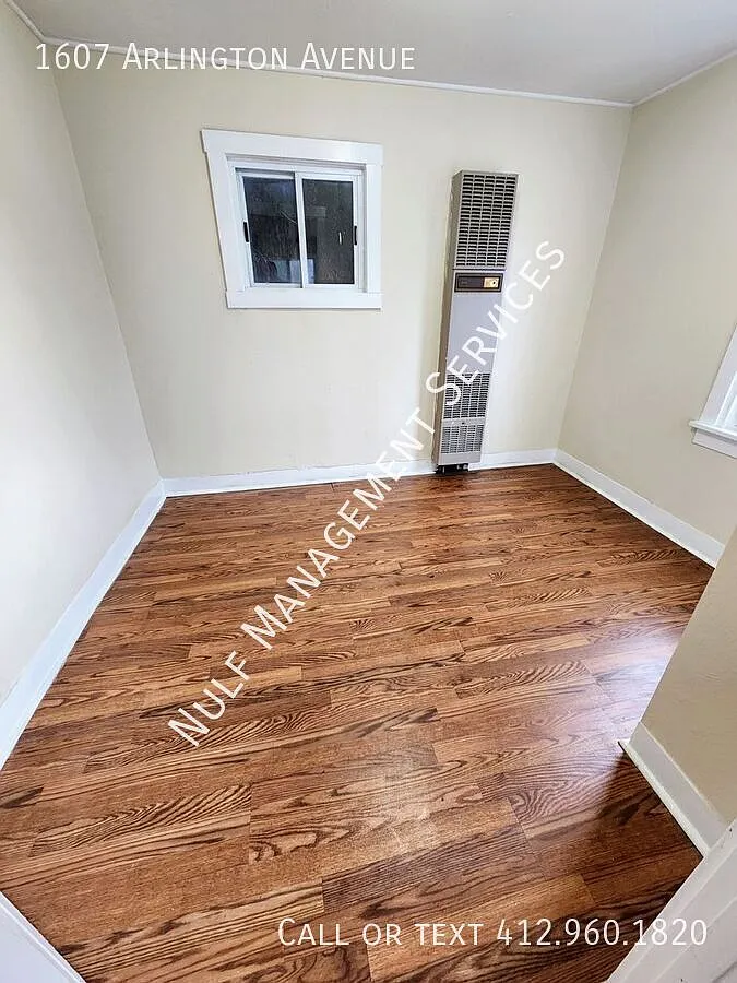 3 bed, 1.5 bath in South Side Slopes — Photo 2