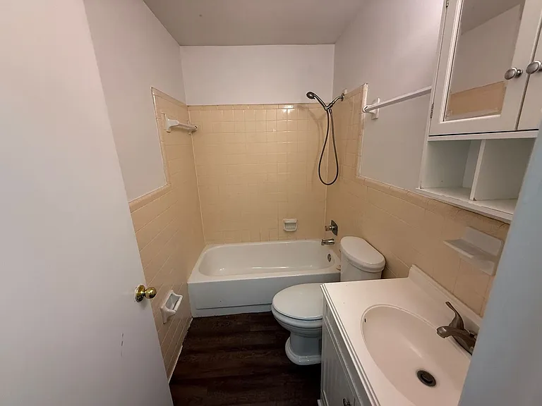 886 Meginnis Ln — Photo 17