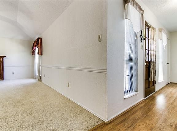 3rd image of 225 W Amberway Ln