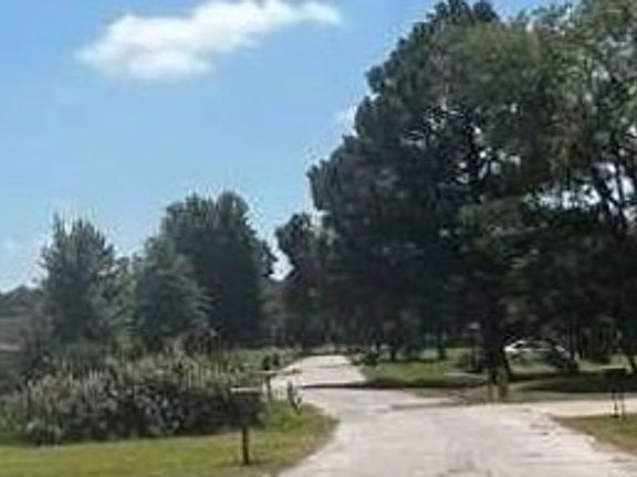 Exterior Neighborhood (street photo)