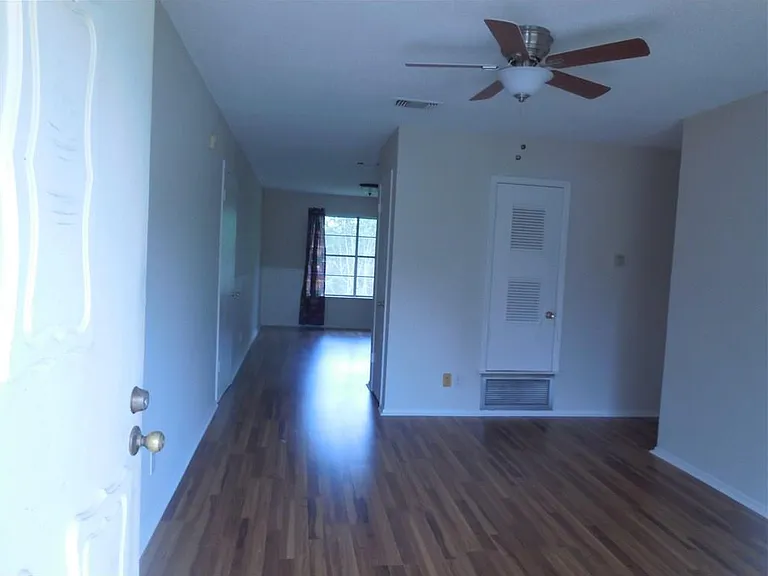 1100 Floradale Dr — Photo 2