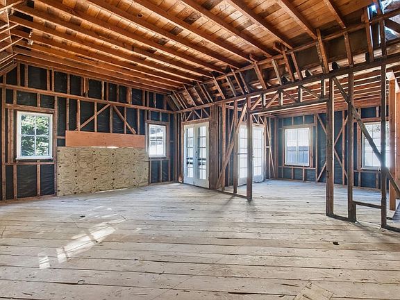 4th image of 655 Embarcadero Rd