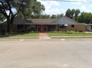 115 E Pierce St, Winters, TX 79567