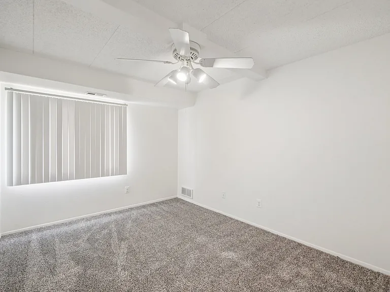 Riverside Village Apartments — Photo 94