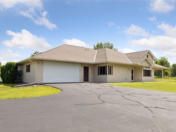 3rd image of 921 Meadowood Lane #1