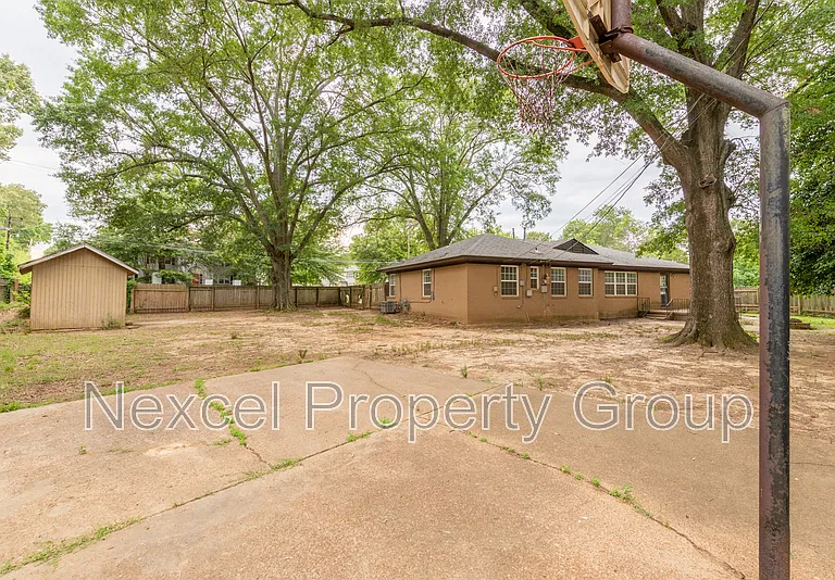 376 N Graham St — Photo 21