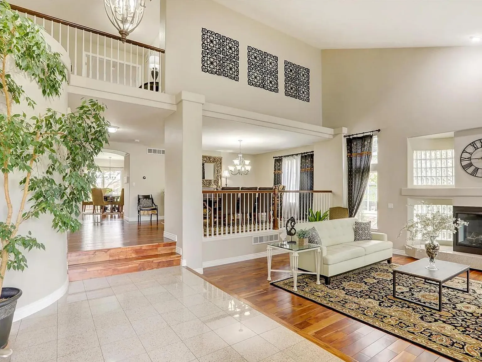 5 bed, 4900 sqft, $5,300 — Photo 3