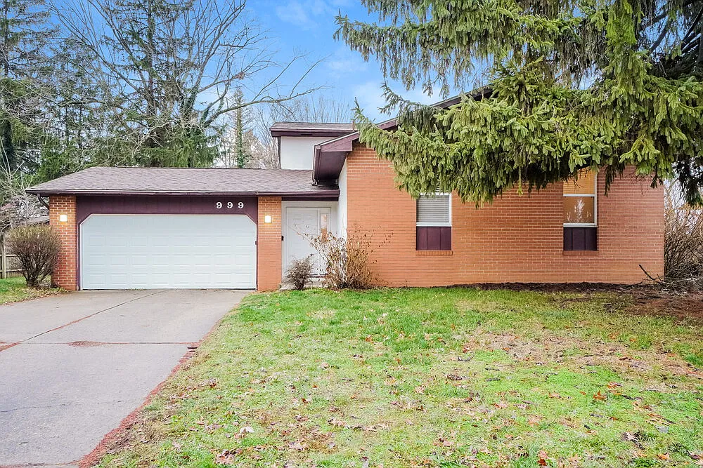 999 Matterhorn Dr photo 1