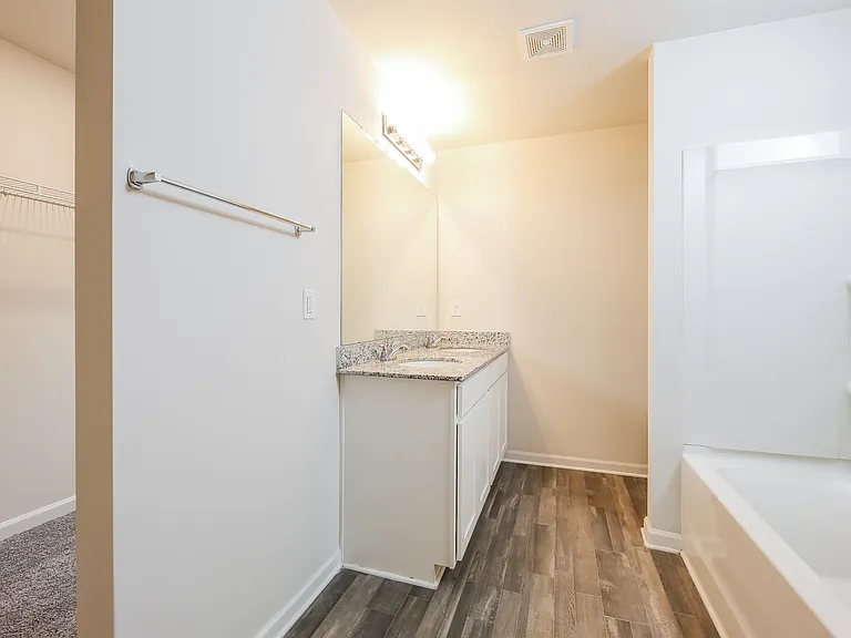 222 Wadsworth Rd — Photo 9