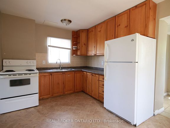 2nd image of 236 Mountain St