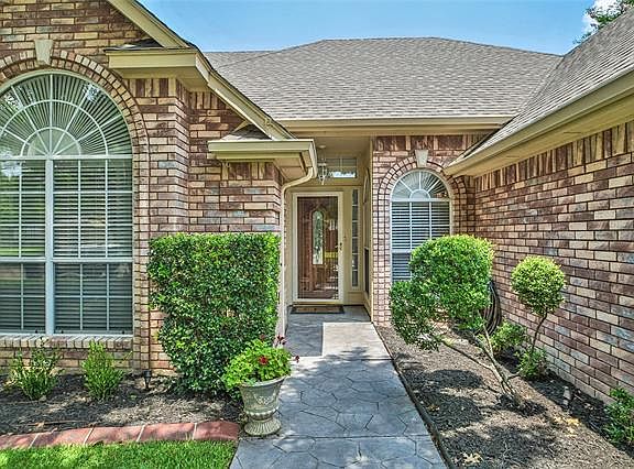 3rd image of 8110 Meadowside Dr